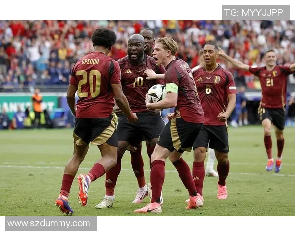 哪个足球明星在场上能如重炮般轰炸对手的球门引发热议